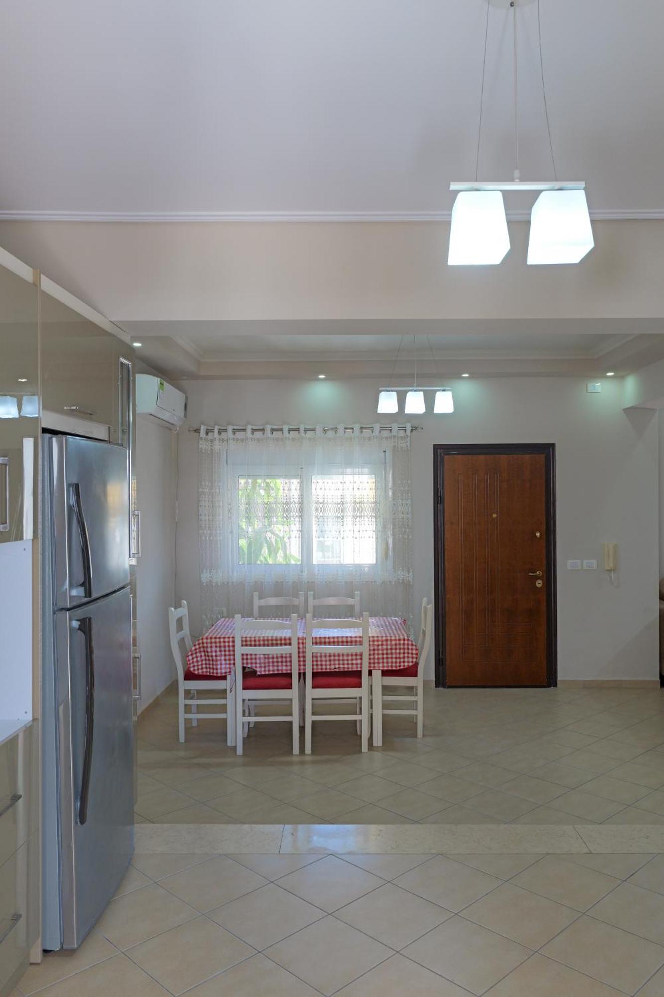 Dana Hotel Apartments Sarandë Esterno foto