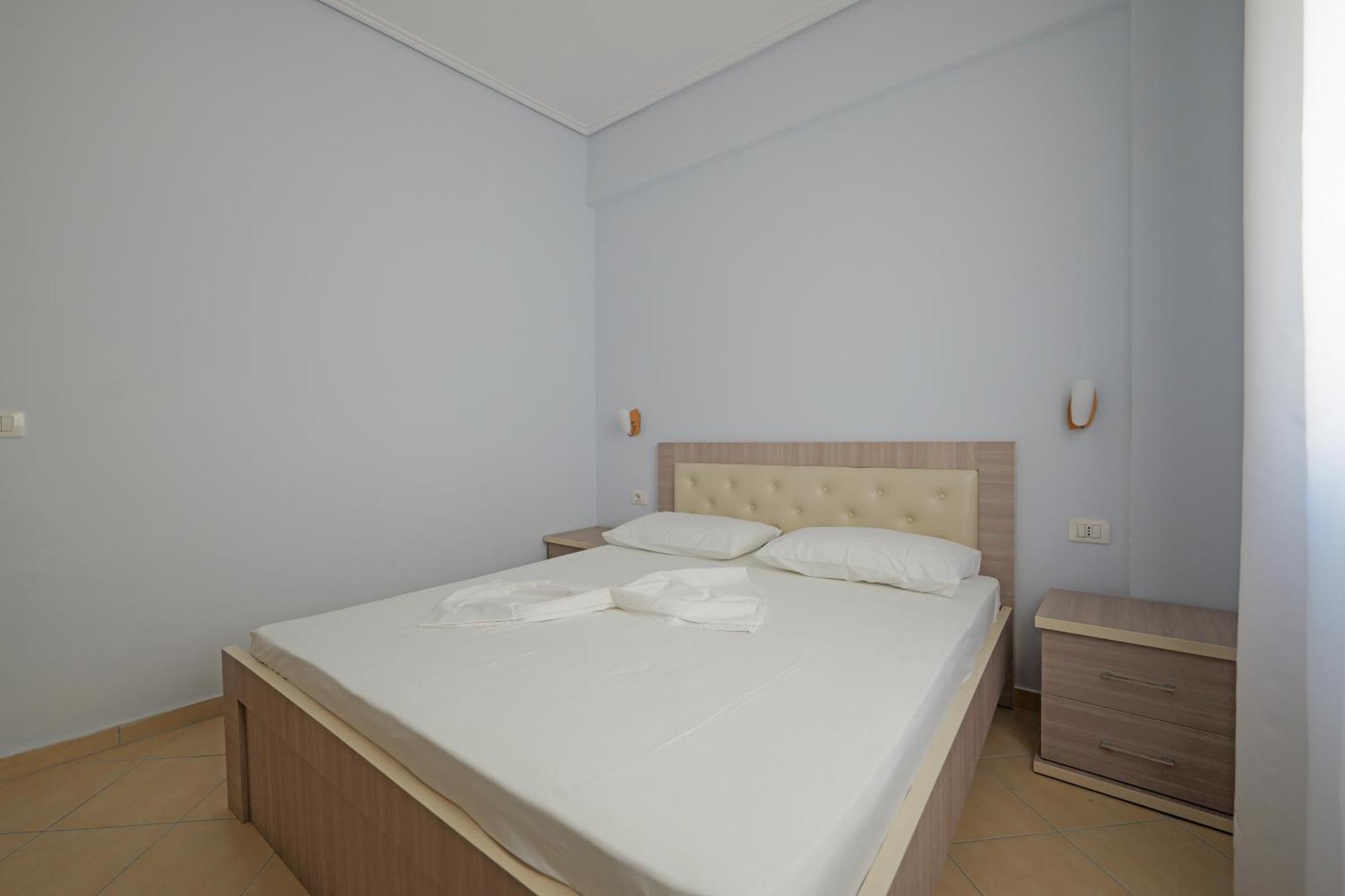 Dana Hotel Apartments Sarandë Esterno foto
