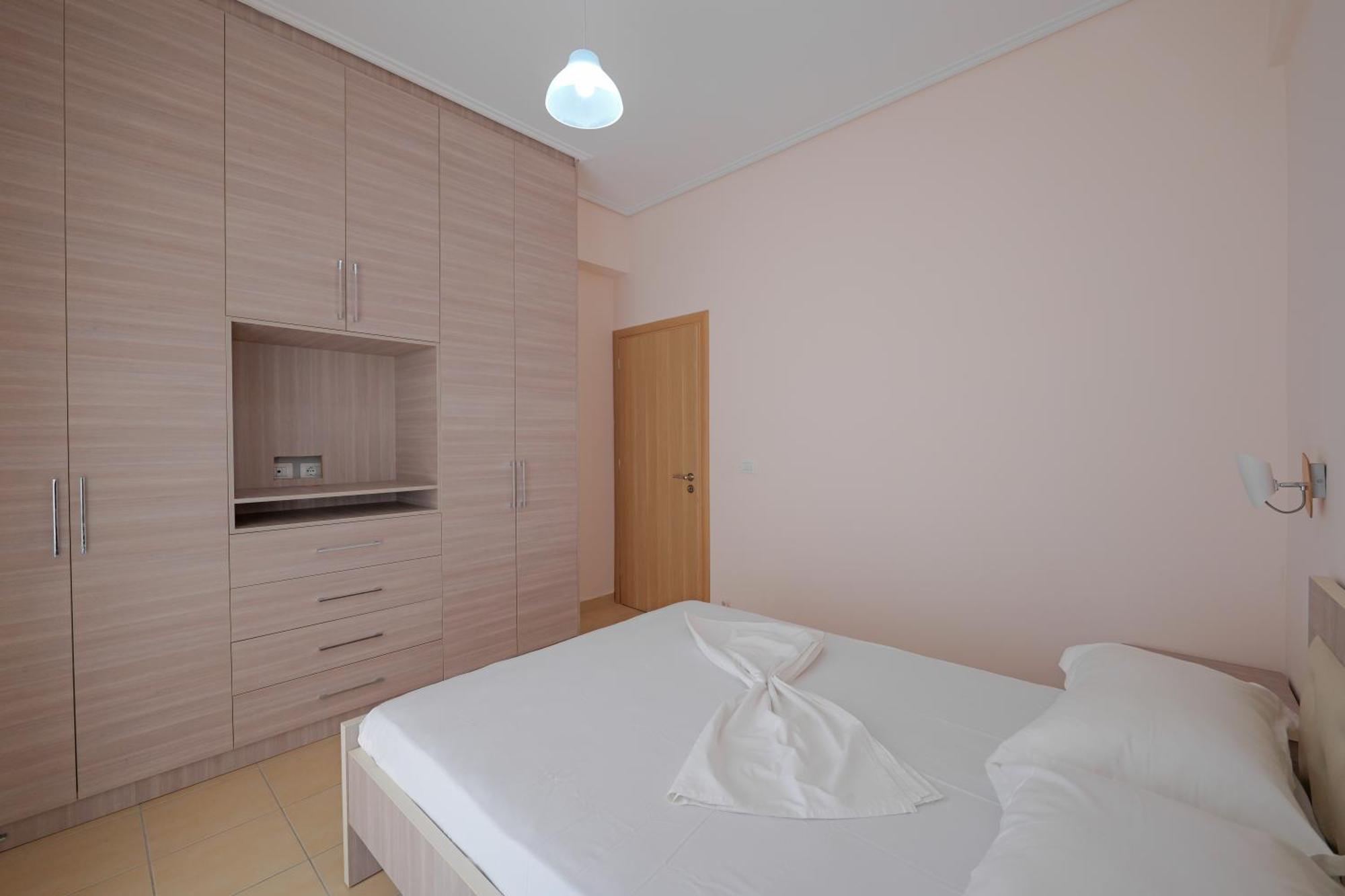 Dana Hotel Apartments Sarandë Esterno foto